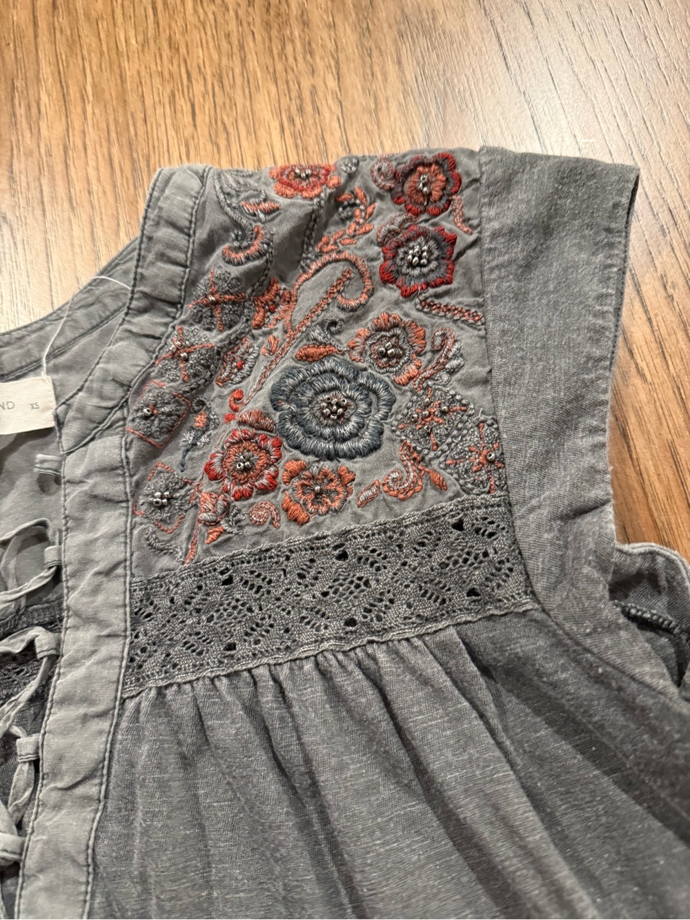 Lucky Brand Embroidered Lace-Up Boho Peasant Top in Charcoal Gray Size XS - Picture 4 of 7